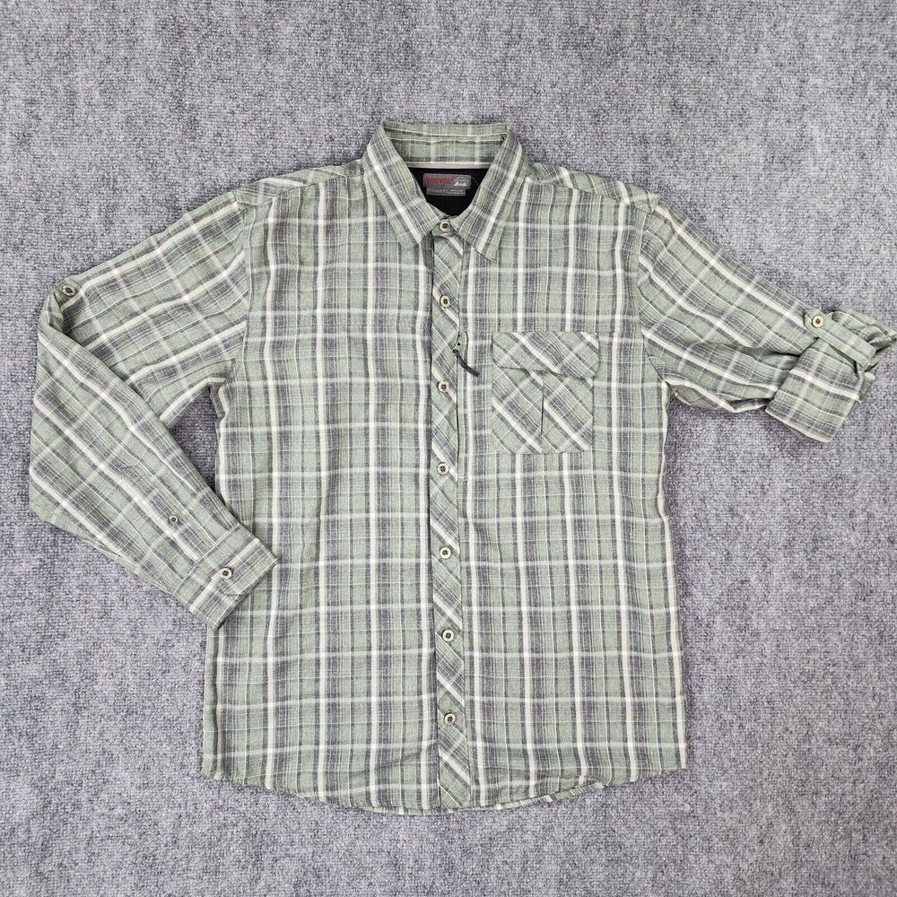 Wrangler Shirt Mens Medium Plaid Roll Tab Sleeve Button Up Active Outdoor Hiking
